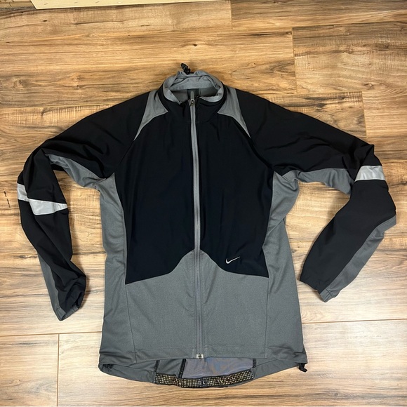 Nike Men's‎ Black and Gray Performance CyclingJacket size Large